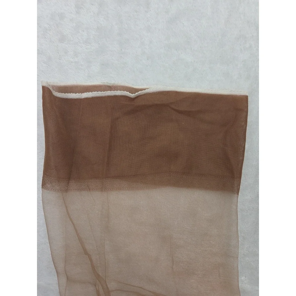 Vtg 2 pr HANES Barely There Reinforced Sheer Garter Nylon Stockings Size 9 M